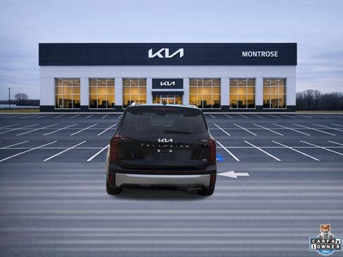 Certified 2023 Kia Telluride S w/ S Sunroof Package AWD/4WD image 6