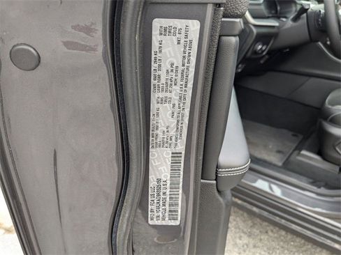 New 2024 Jeep Grand Cherokee L Laredo image 46