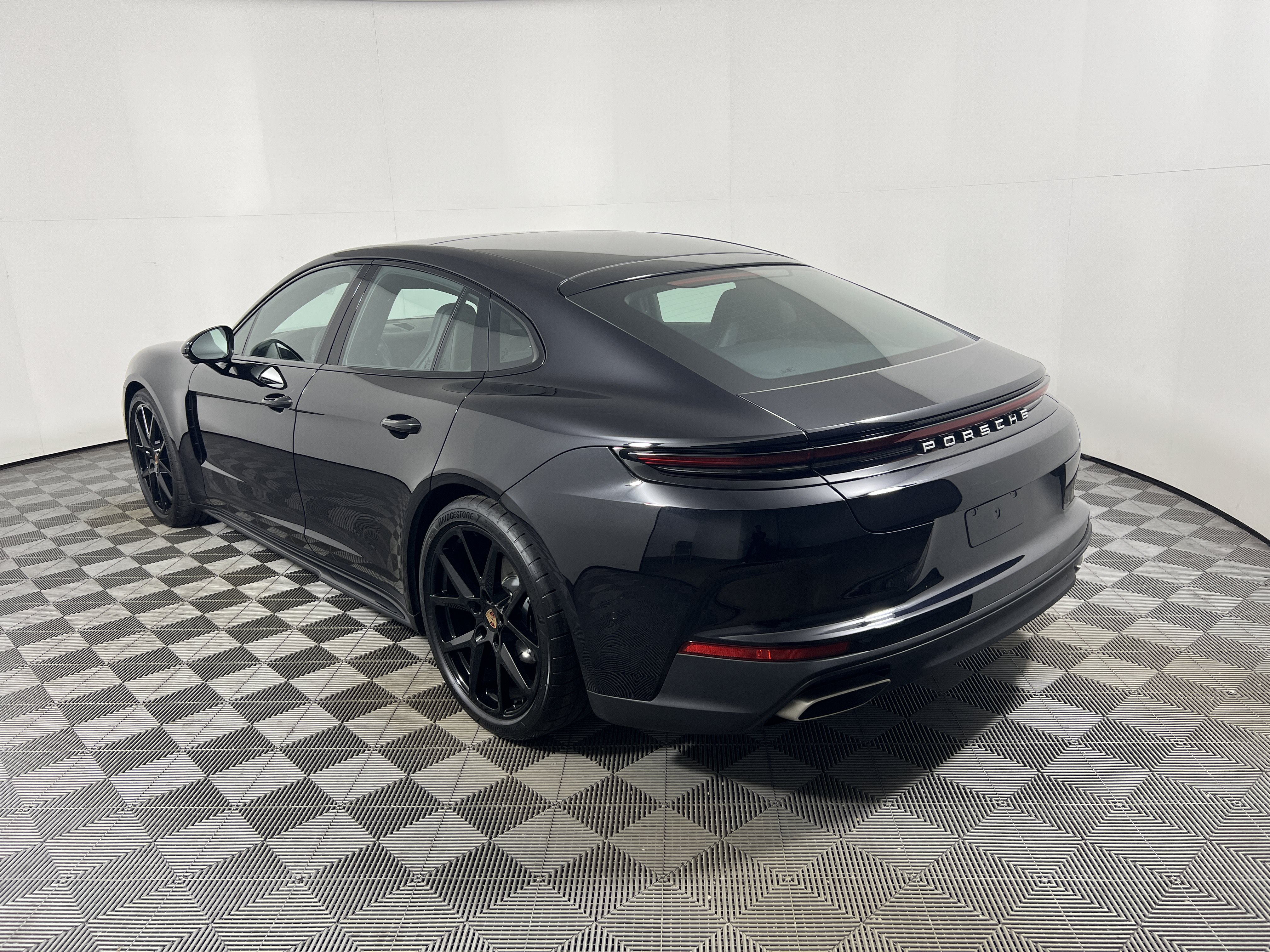 New 2026 Porsche Panamera RWD image 3