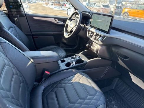 Used 2024 Ford Escape Platinum w/ Premium Technology Package image 9