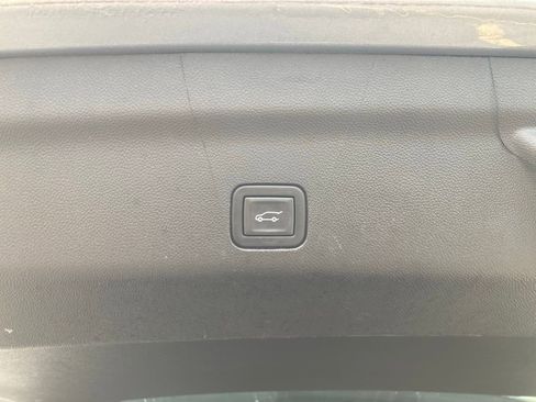 Used 2021 Chevrolet Tahoe Premier AWD/4WD image 21