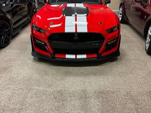 Used 2020 Ford Mustang Shelby GT500 w/ Carbon Fiber Track Pack RWD image 2