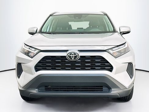Used 2025 Toyota RAV4 XLE image 2