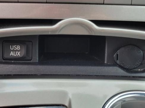 Used 2013 Toyota Highlander FWD w/ Cold Weather Pkg image 30