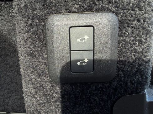 Used 2020 Land Rover Range Rover image 9