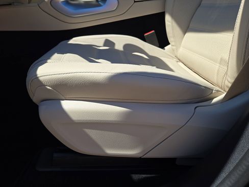 New 2026 Mercedes-Benz GLS 580 4MATIC image 17