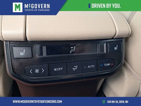 Used 2022 Toyota Highlander Platinum AWD/4WD image 23