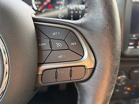 Used 2021 Jeep Renegade Limited image 12