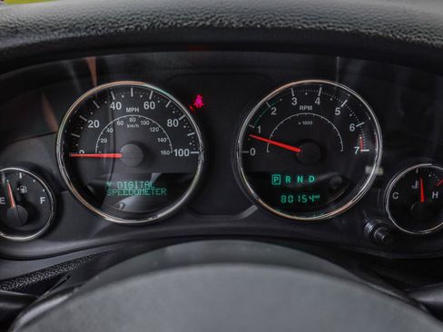 Used 2015 Jeep Wrangler Unlimited Sahara w/ Connectivity Group AWD/4WD image 6