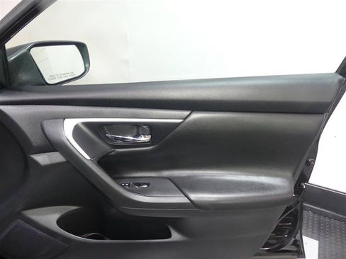 Used 2017 Nissan Altima 2.5 S w/ Power Driver Seat Package FWD image 18