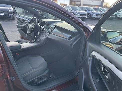 Used 2016 Ford Taurus SEL image 18