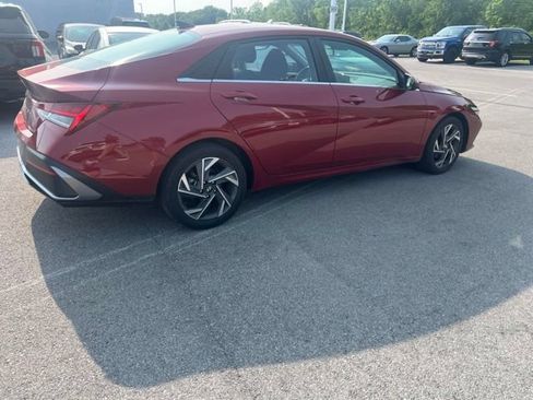 Used 2024 Hyundai Elantra SEL w/ Convenience Package FWD image 9