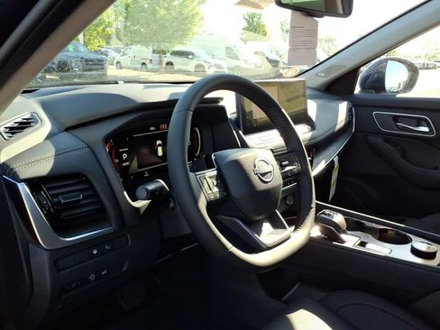 New 2026 Nissan Rogue Platinum AWD/4WD image 14