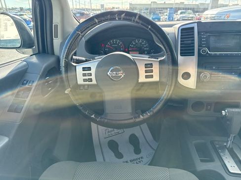 Used 2017 Nissan Frontier SV image 16