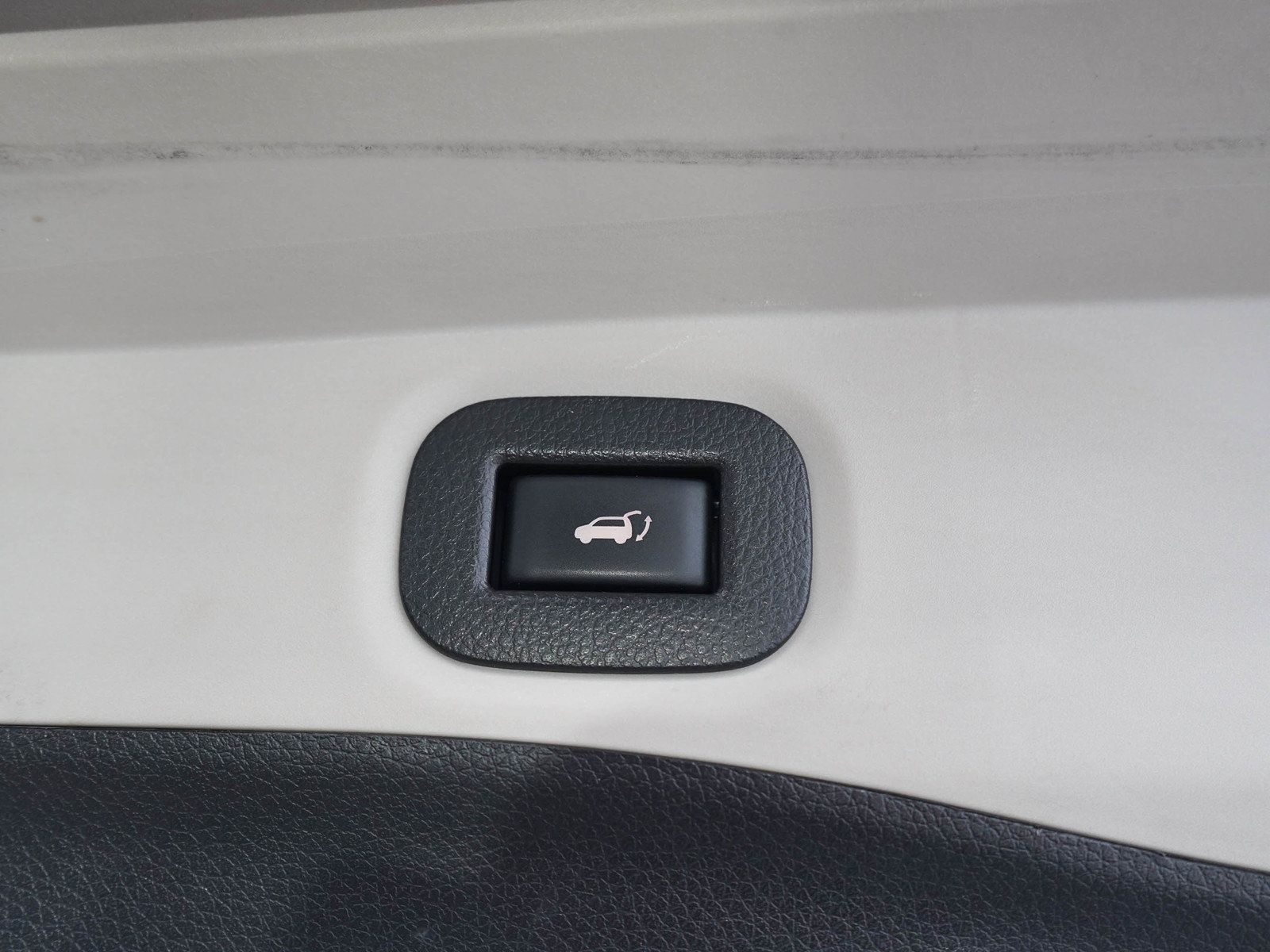 Used 2017 Nissan Rogue SL w/ SL Premium Package FWD image 11