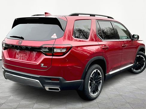 New 2026 Honda Pilot Touring image 7