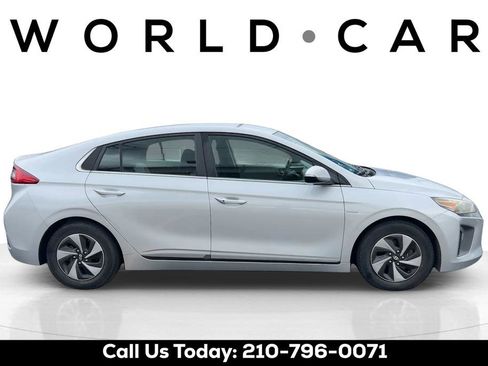 Used 2017 Hyundai Ioniq SEL FWD image 2