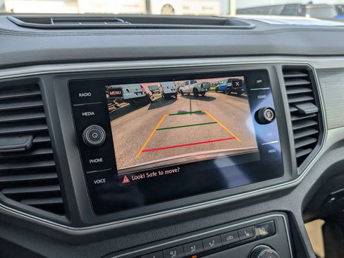 Used 2019 Volkswagen Atlas SE w/ Towing Package FWD image 17