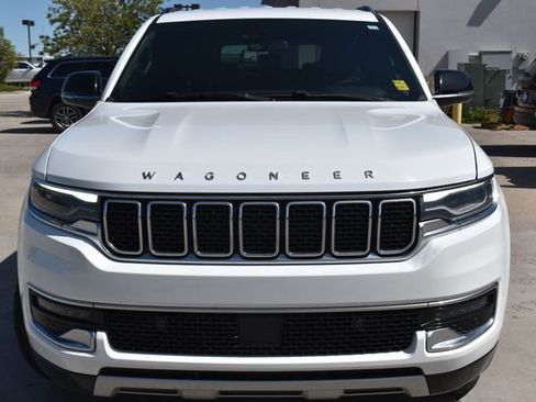Used 2023 Jeep Wagoneer L Series II AWD/4WD image 2