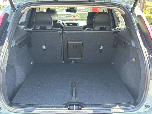 Certified 2025 Volvo XC40 B5 Plus w/ Climate Package image 23