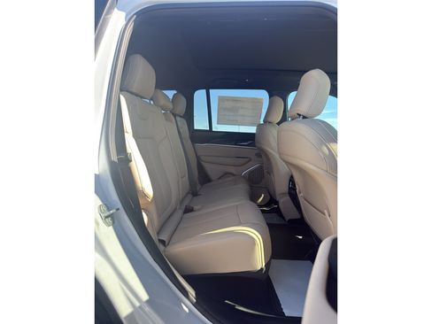 New 2026 Jeep Grand Cherokee Limited AWD/4WD image 16