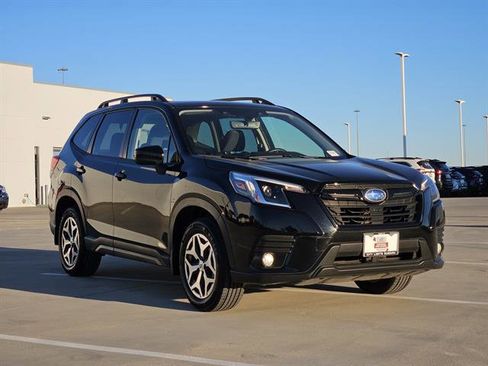 Certified 2023 Subaru Forester Premium image 2