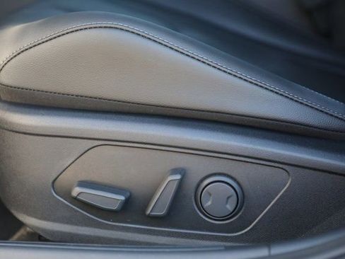 Used 2025 Hyundai Elantra Limited FWD image 27
