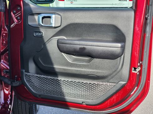 Used 2021 Jeep Wrangler Unlimited Sport image 25