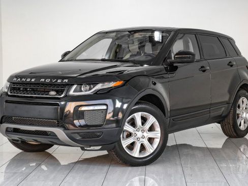 Used 2017 Land Rover Range Rover Evoque SE Premium image 4