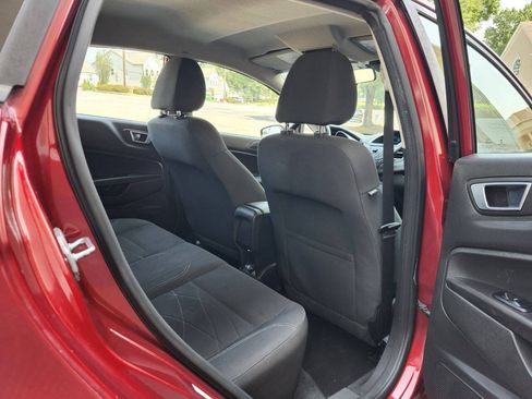 Used 2014 Ford Fiesta SE w/ Comfort Package FWD image 7