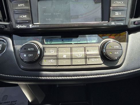 Used 2014 Toyota RAV4 Limited w/ Technology Package AWD/4WD image 20