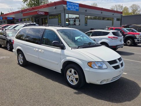 Used 2006 Dodge Grand Caravan SXT FWD image 8
