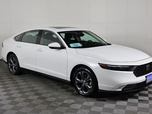 Used 2023 Honda Accord EX image 4