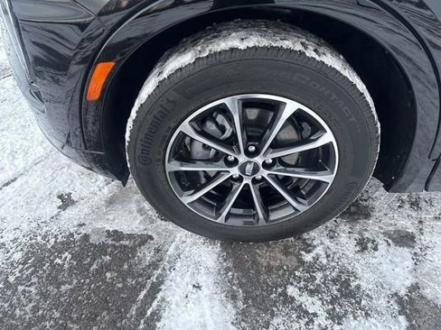 Certified 2024 Cadillac XT4 Sport w/ Cold Weather Package image 9