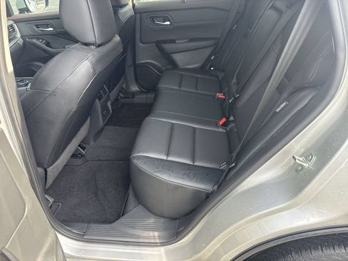 Used 2023 Nissan Rogue SV w/ SV Premium B Package AWD/4WD image 14