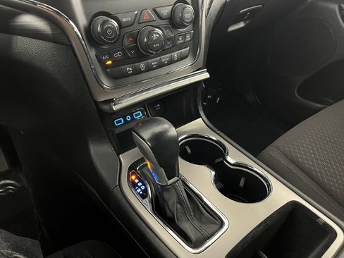 Used 2021 Jeep Grand Cherokee Laredo image 24