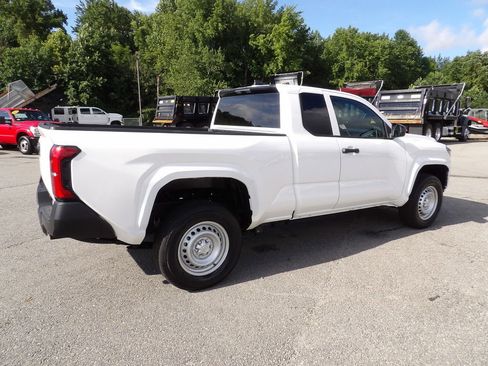 Used 2024 Toyota Tacoma SR RWD image 8