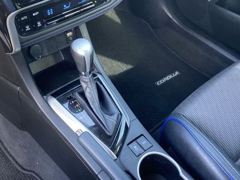 Used 2018 Toyota Corolla SE image 38