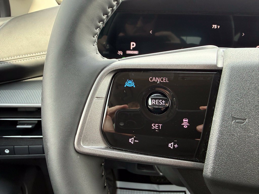 Used 2025 Nissan Murano SV AWD/4WD image 22
