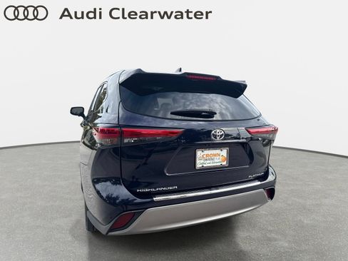Used 2023 Toyota Highlander Platinum FWD image 8