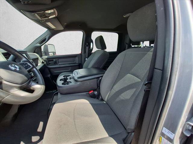 Used 2024 RAM 3500 Tradesman w/ Chrome Appearance Group AWD/4WD image 11