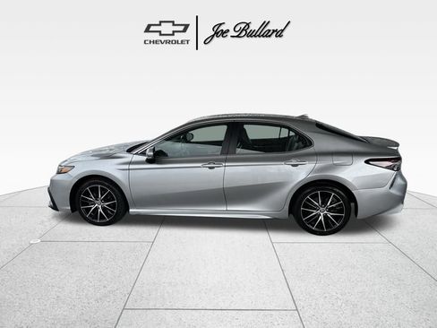 Used 2024 Toyota Camry SE w/ Convenience Package image 5