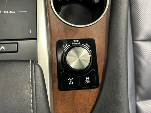 Used 2021 Lexus RX 350L Premium w/ Premium Package image 17