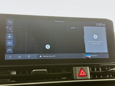 Used 2025 Kia Carnival FWD image 22
