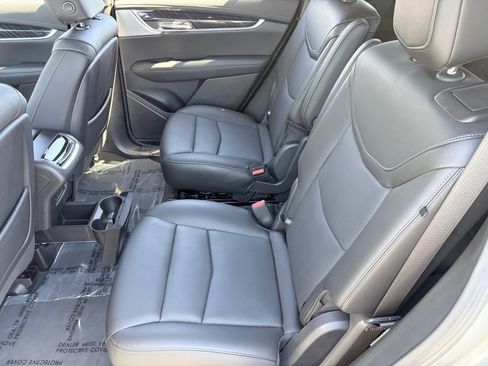 Certified 2024 Cadillac XT6 Premium Luxury w/ Technology Package FWD image 18