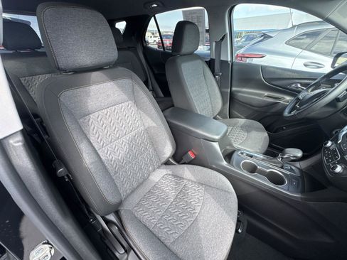 Used 2024 Chevrolet Equinox LT FWD image 17