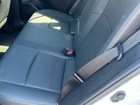 Used 2023 Toyota Venza XLE AWD/4WD image 14