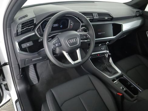 New 2025 Audi Q3 2.0T Premium image 10
