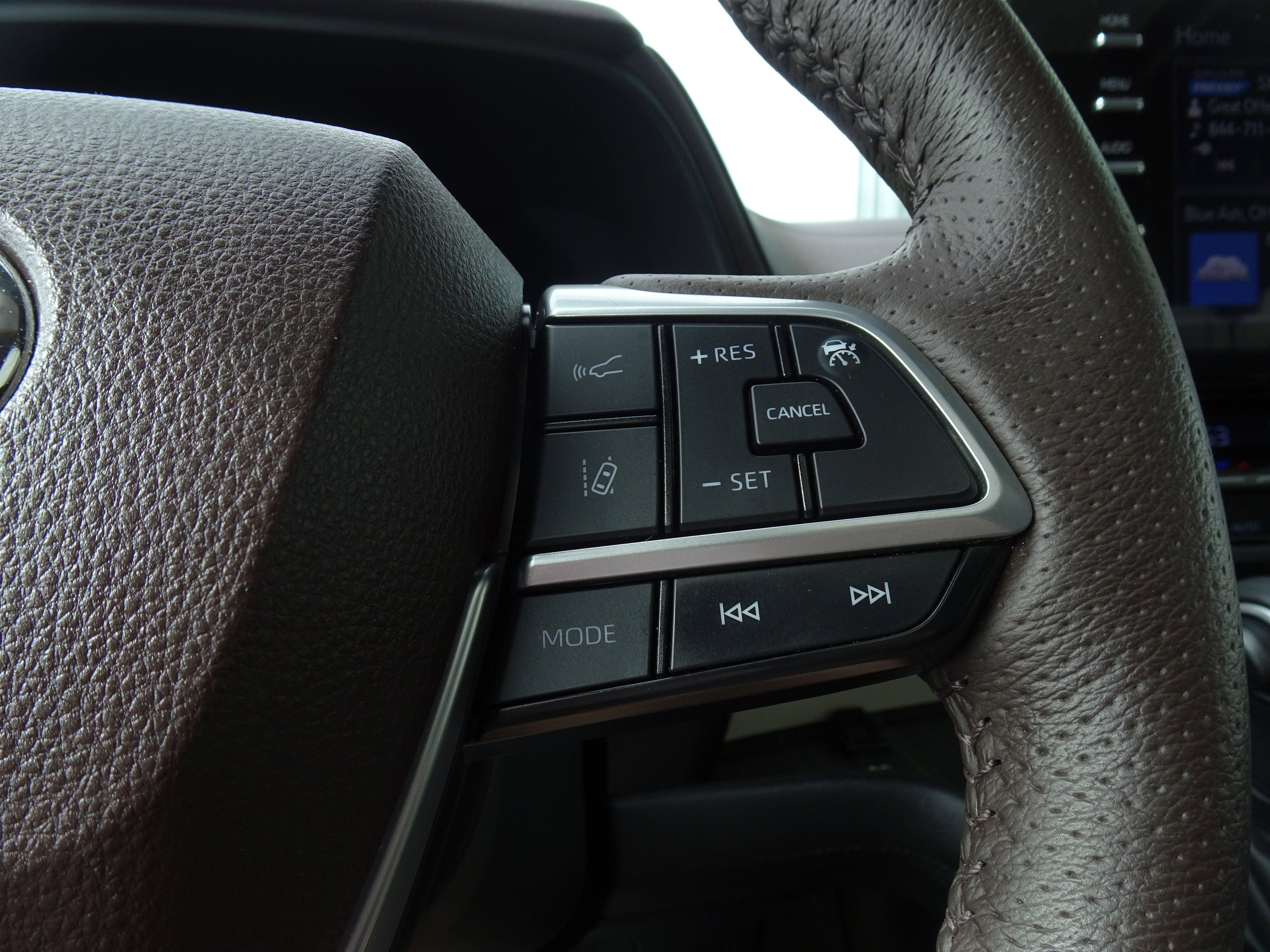 Used 2021 Toyota Sienna Platinum FWD image 22