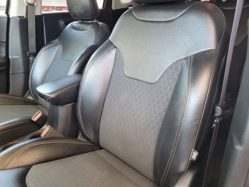 Used 2019 Jeep Compass Latitude w/ Popular Equipment Group FWD image 22